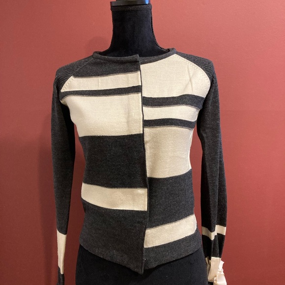 Lu Lu Cheung Wool Sweater size Small - Picture 8 of 8